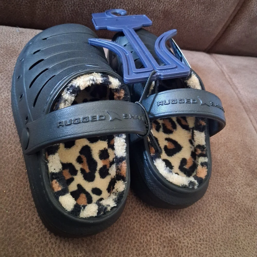 Rugged Shark Kids' Black Cozy-Lined Clog Shoes Size 8